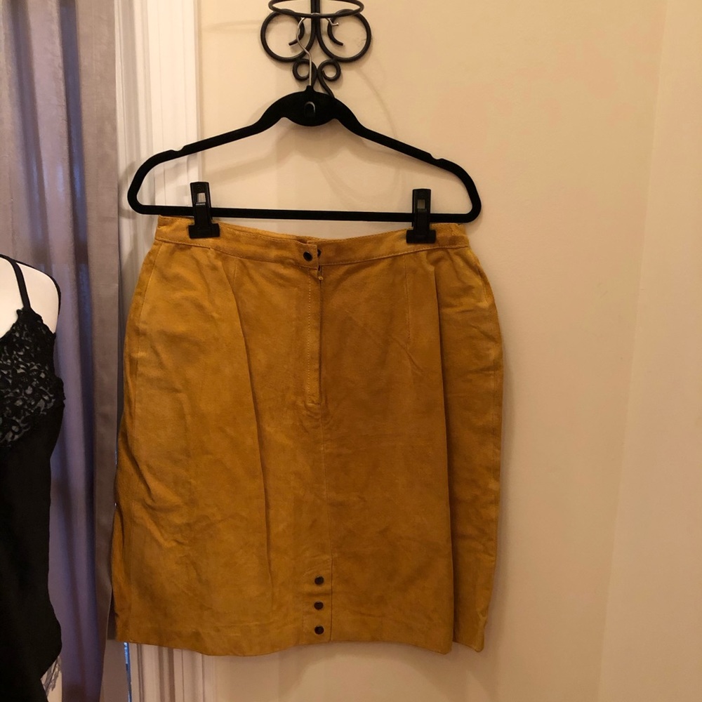 Host Pick 🛍VTG 90s Mustard Yellow Suede Skirt. - Picture 2 of 5